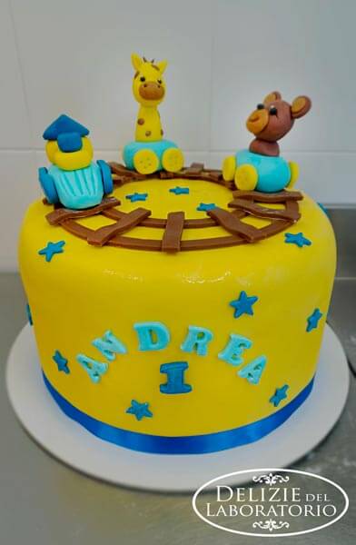 Torta Compleanno Bimbo 1 anno Milano: Auguri Andrea! Torta Compleanno Bimbo 1 anno Milano: torta con il nome andrea e animaletti
