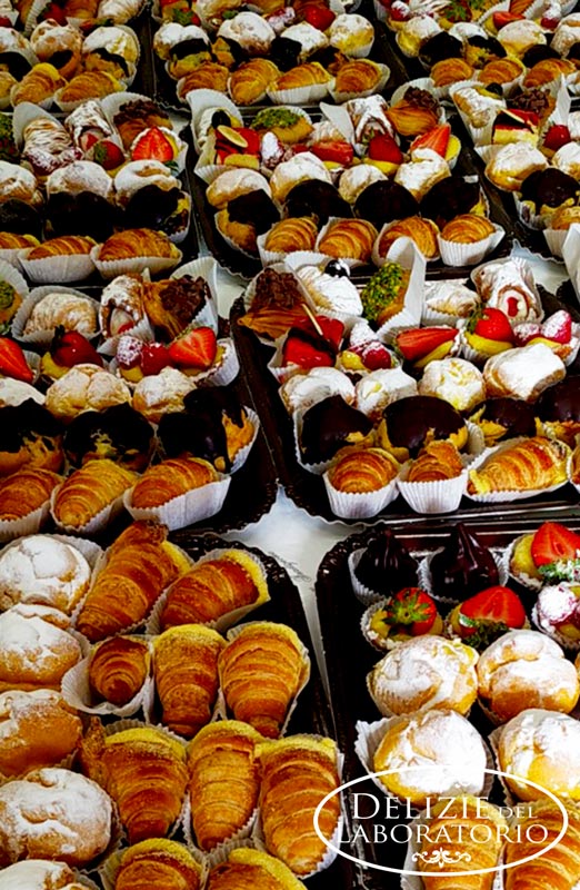 Dolci artigianali Milano: vassoio di pasticcini