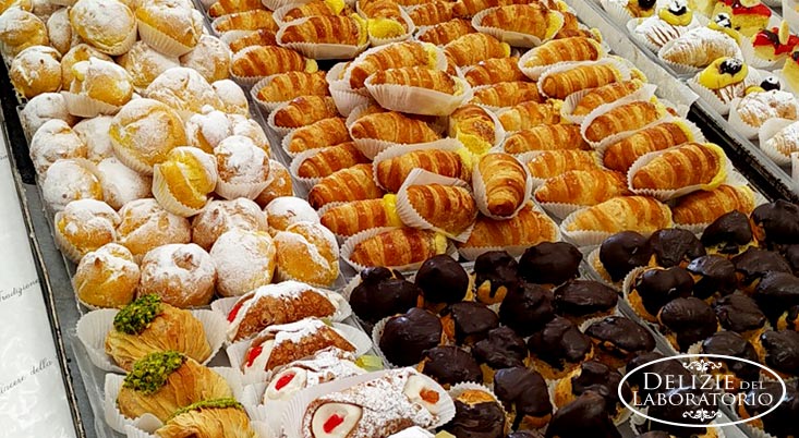 Dolci artigianali Milano: vassoio di pasticcini