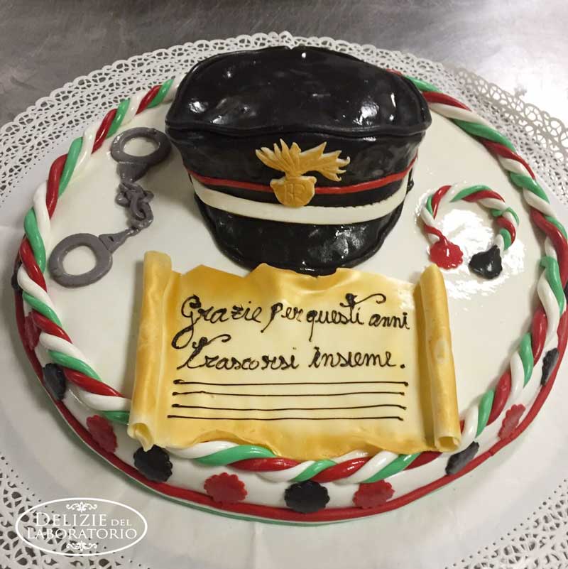 Torta artigianale personalizzata per festeggiare la pensione Torta artigianale personalizzata per festeggiare la pensione