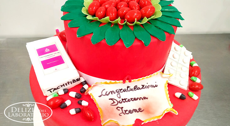 Torta per Laurea Milano: Auguri alla Dottoressa Irene