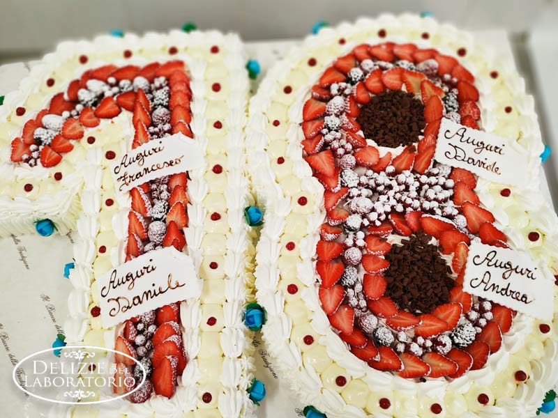 Torte artigianali personalizzate per diciottesimi a Milano - Torta oversize Torte artigianali personalizzate per diciottesimi a Milano - Torta oversize